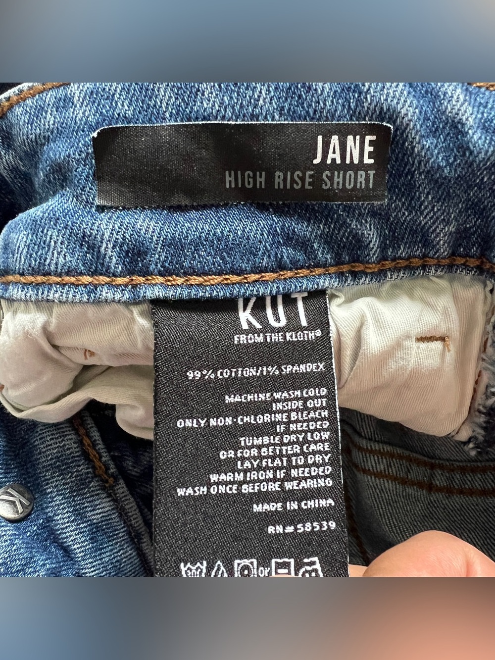 Kut from the Kloth Jane High Rise Short Preppy Minimalist Distressed Biker Sz 8 - Picture 3 of 6
